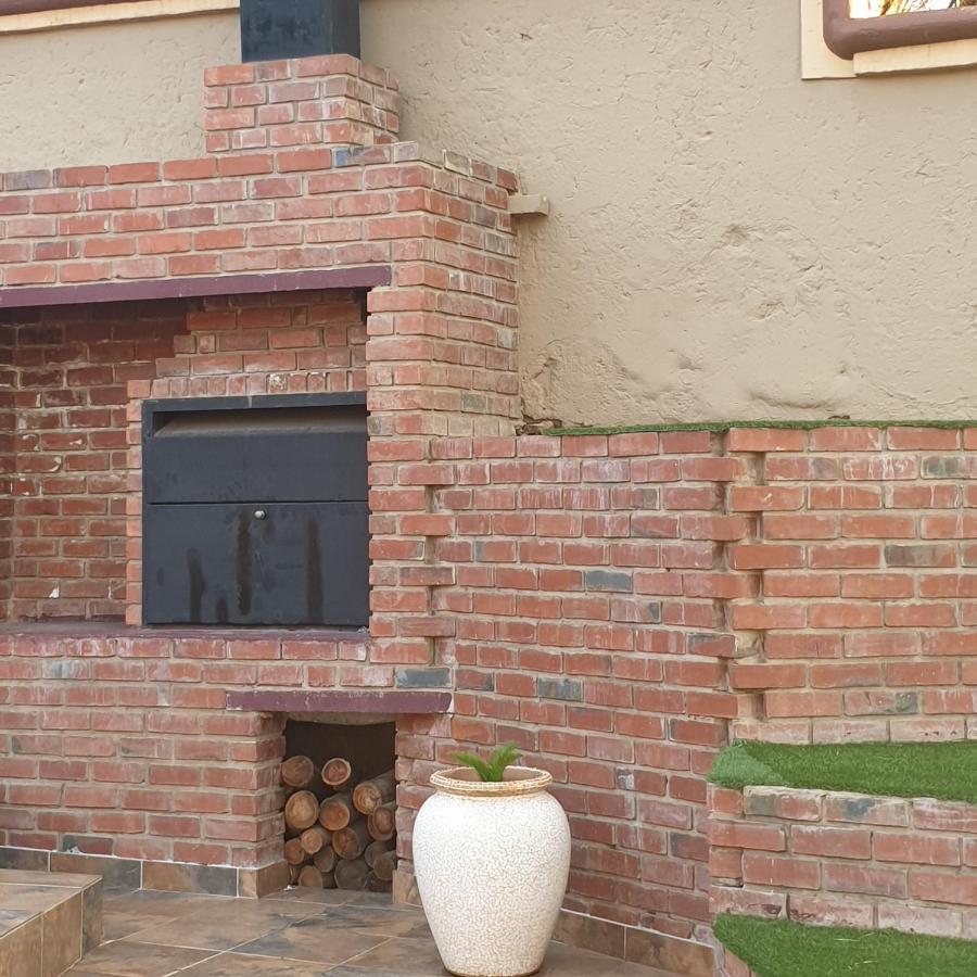 Langa'S Gabedi Goshen Apartment Pretoria Exterior photo